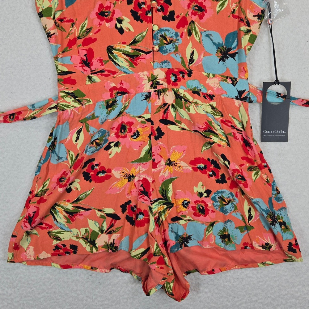 NWT‎ Privacy Please Floral Romper Women M Coral  Flutter Sleeve V-Neck Revolve - Picture 4 of 15